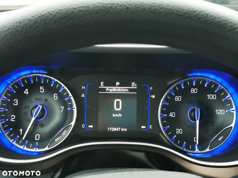 Chrysler Pacifica - 18