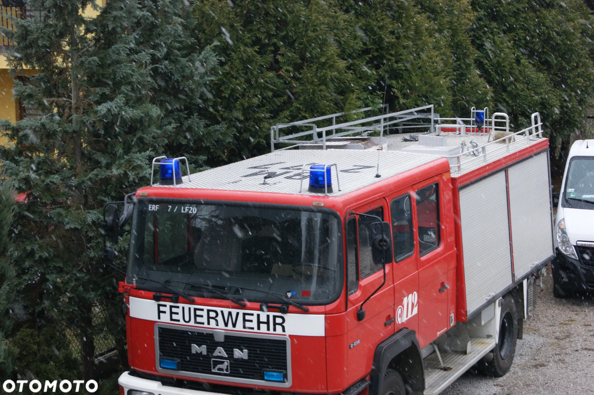 Mercedes-Benz 12232 - 21