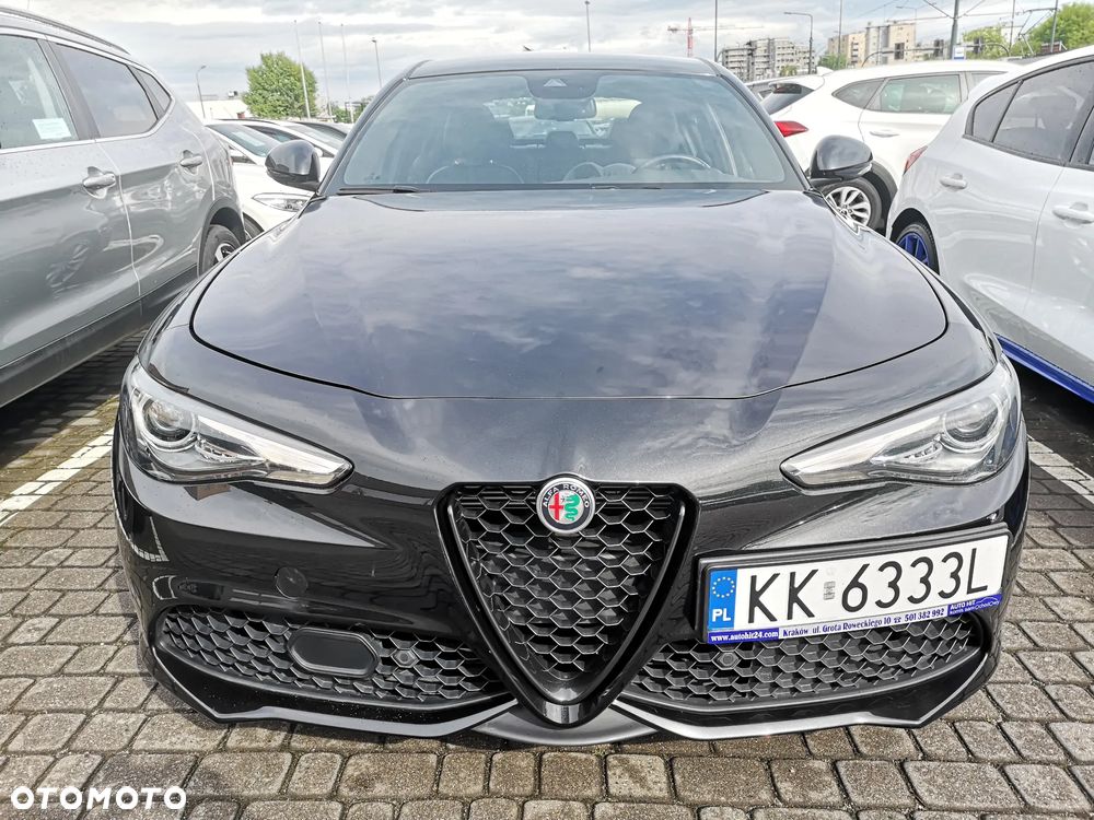 Alfa Romeo Giulia 2.0 Turbo 16V AT8-Q4 Ti - 3