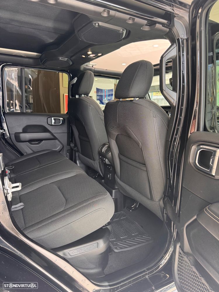 Jeep Wrangler - 16