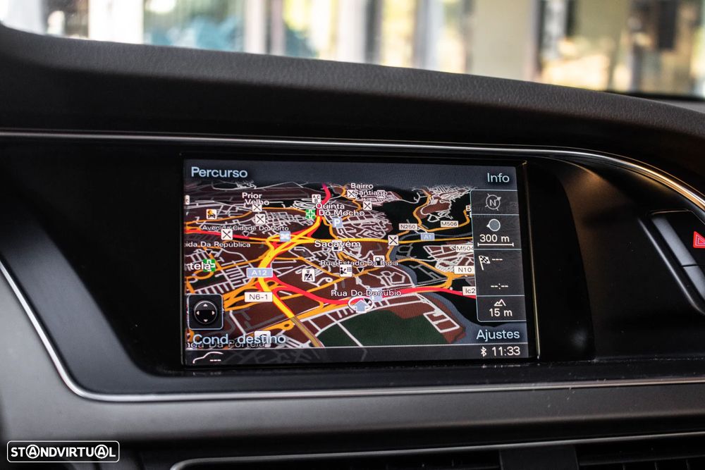 Audi A4 2.0 TDI S tronic design - 32
