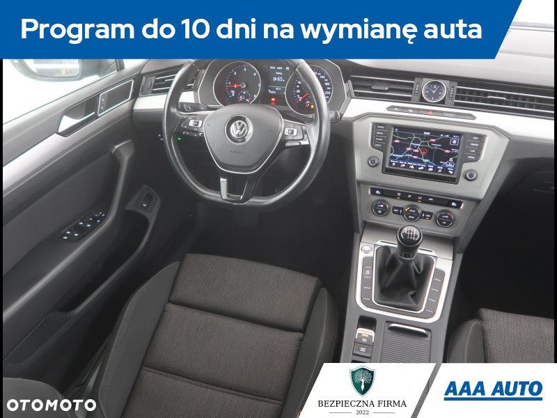 Volkswagen Passat - 8