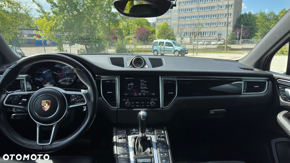 Porsche Macan Standard - 12