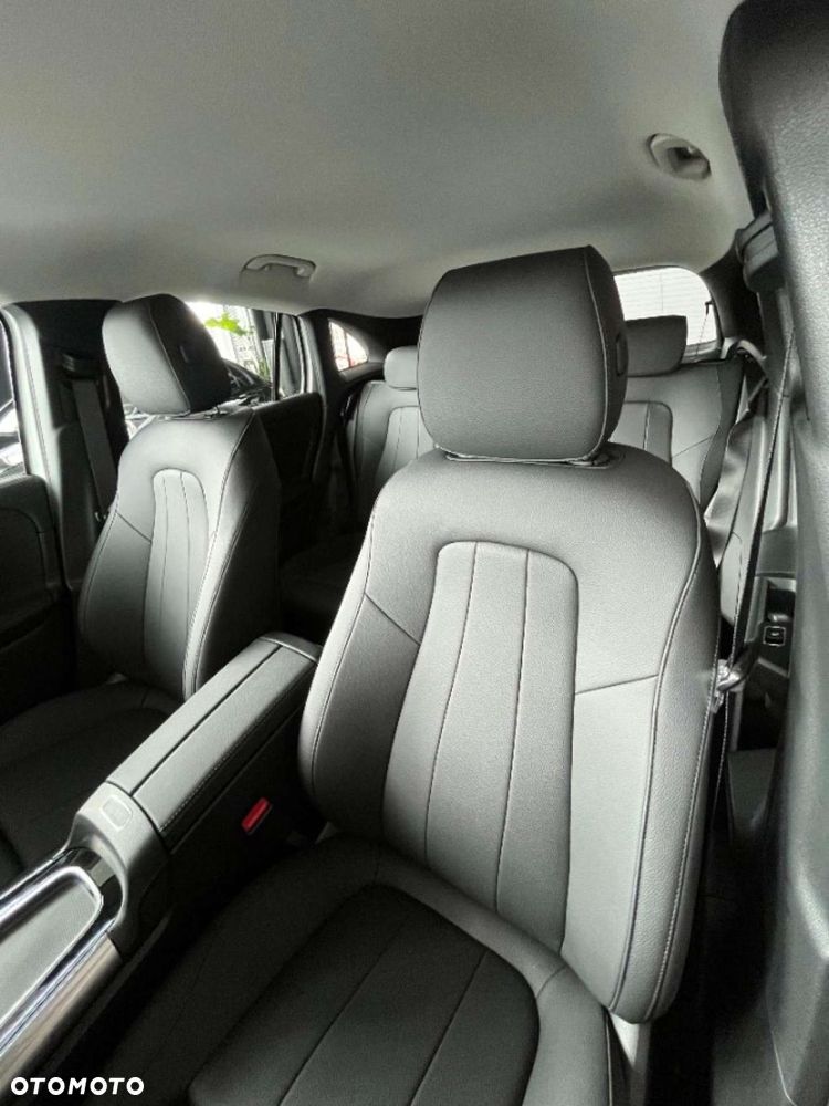 Mercedes-Benz EQA - 11