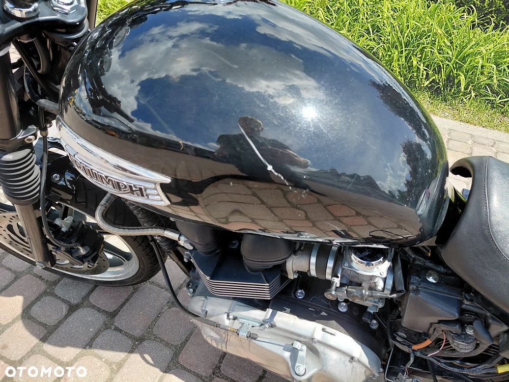 Triumph Bonneville - 14