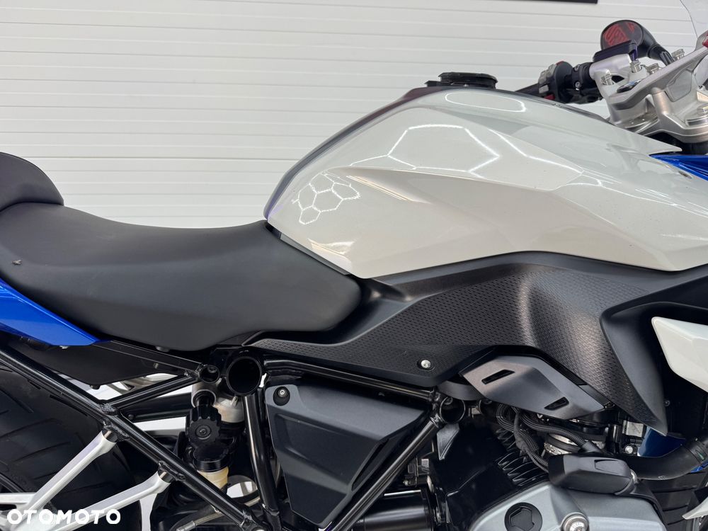 BMW RS - 17