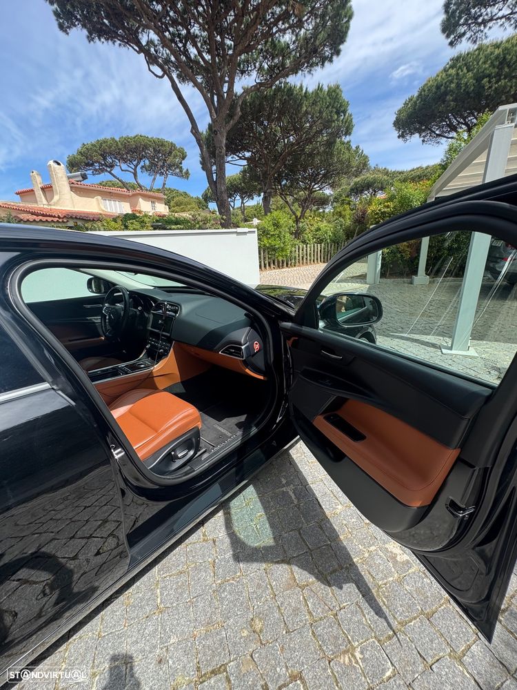 Jaguar XE 20t Prestige - 6