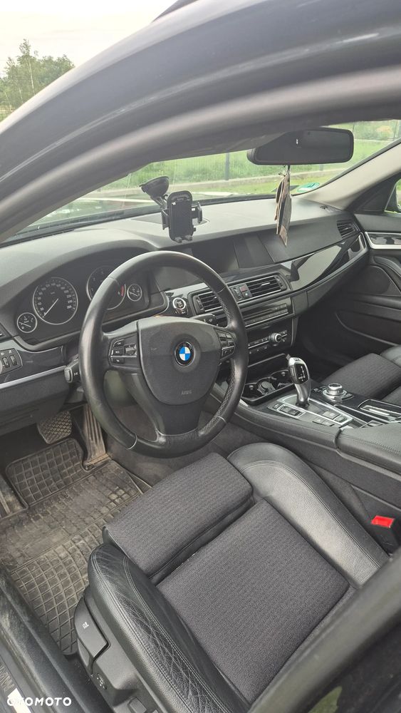 BMW Seria 5 525d xDrive - 7