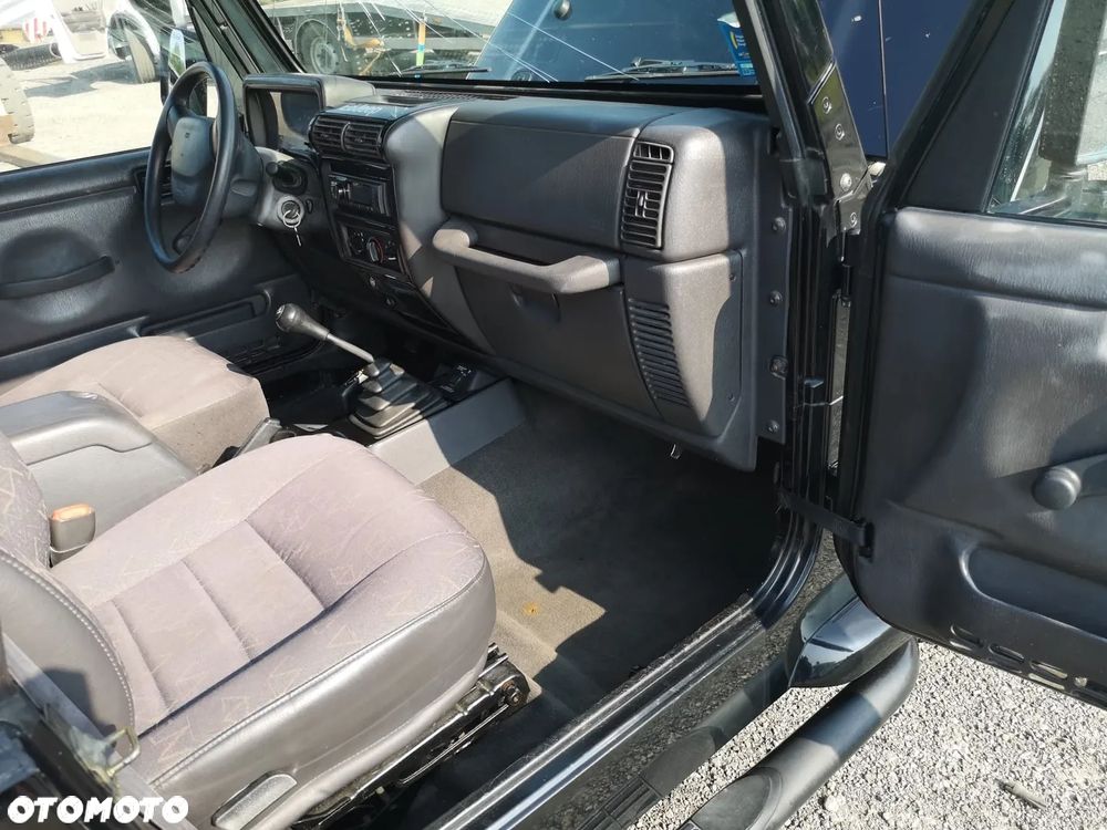 Jeep Wrangler - 22