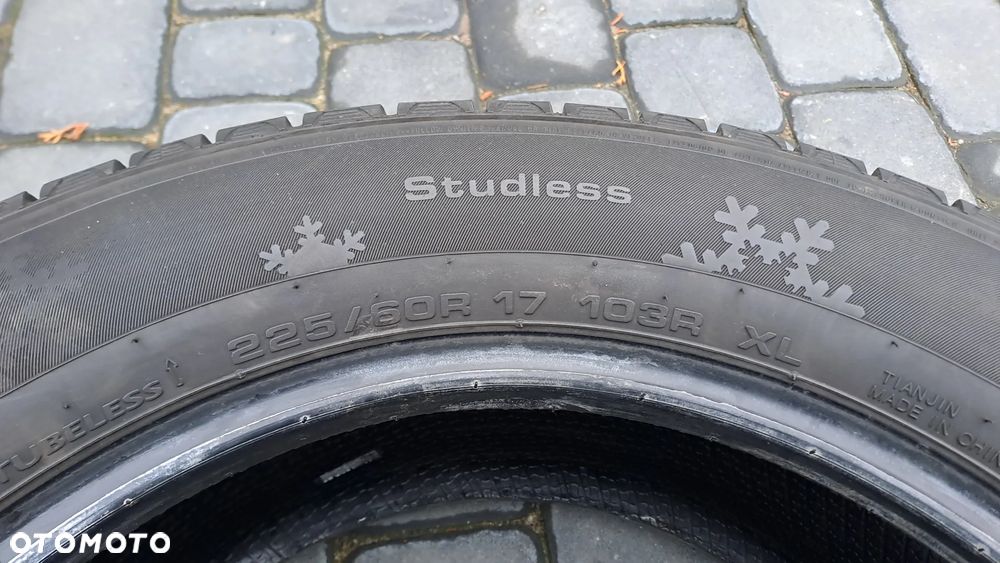 Opony zimowe Kumho IZen KW 31 225/60 R17 - 8