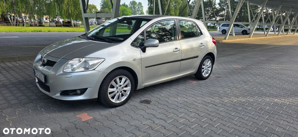 Toyota Auris 2.0 D-4D Premium - 2