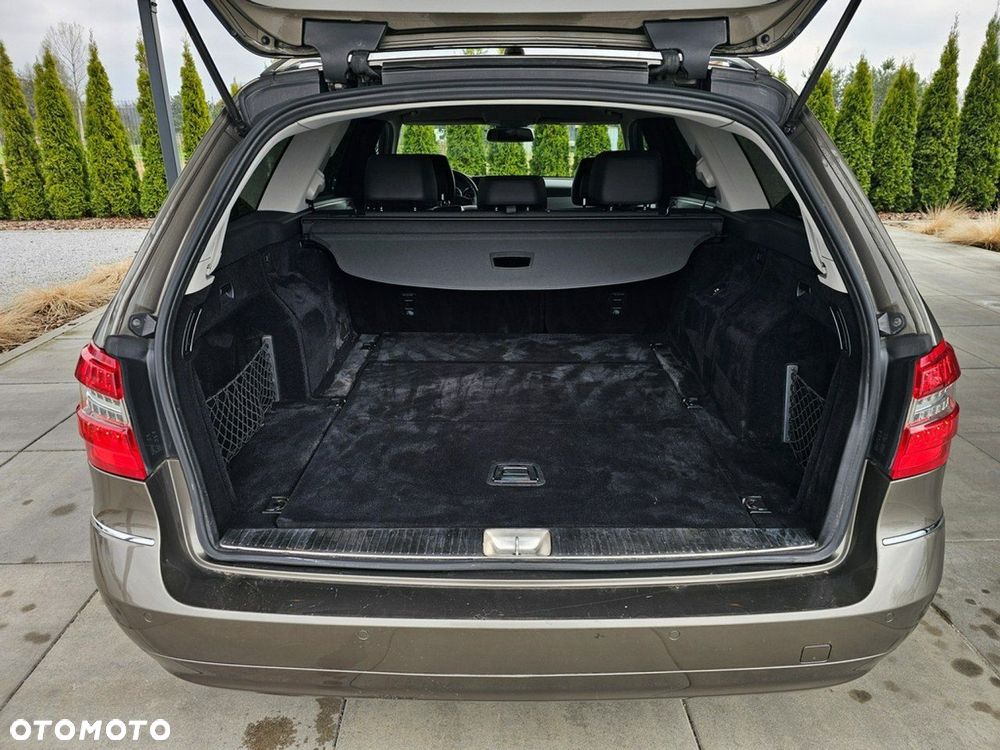 Mercedes-Benz Klasa E - 28