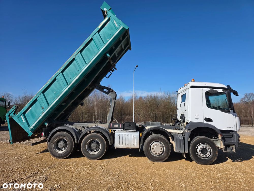 Mercedes-Benz Arocs 3243 - 6