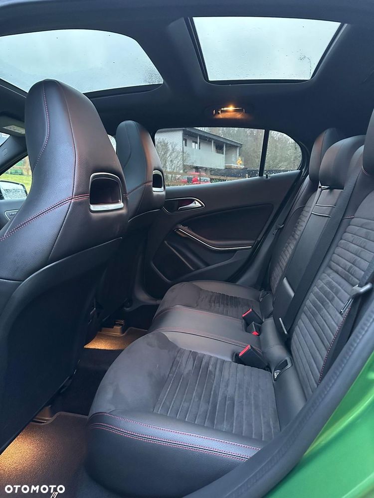 Mercedes-Benz GLA 250 4Matic 7G-DCT AMG Line - 10