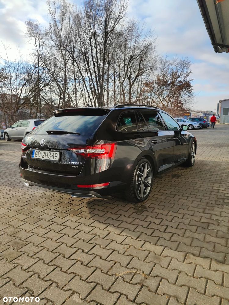 Skoda Superb 2.0 TDI SCR 4x4 Sportline DSG - 16