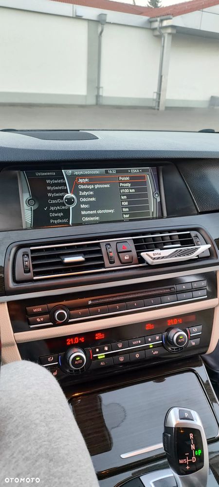 BMW Seria 5 525d xDrive - 11