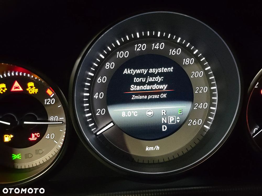 Mercedes-Benz Klasa E 350 BlueTEC 4Matic 7G-TRONIC Elegance - 13