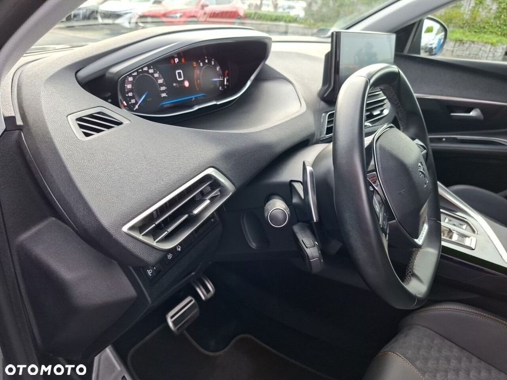 Peugeot 3008 1.2 PureTech Road Trip S&S EAT8 - 29
