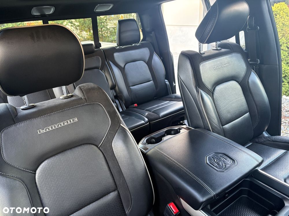 RAM 1500 Crew Cab Shortbed Laramie - 5