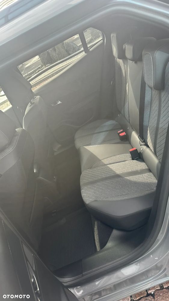 Peugeot 2008 Hybrid 145 e-DSC Allure - 13