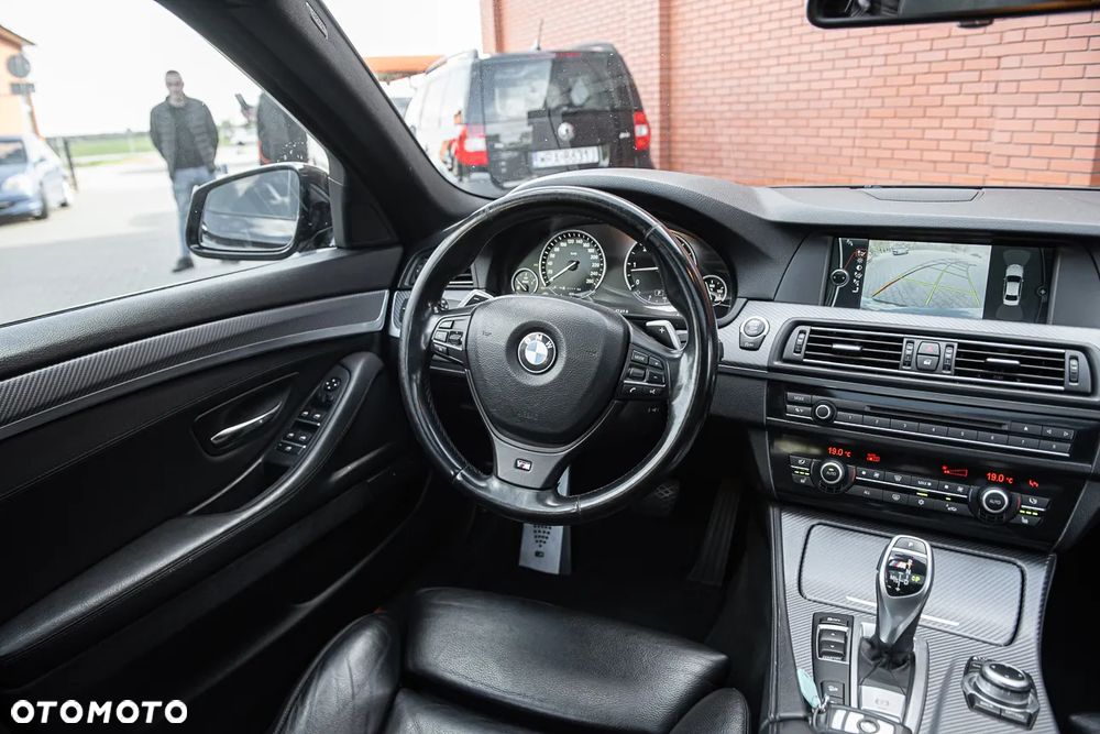 BMW Seria 5 M550d xDrive - 25