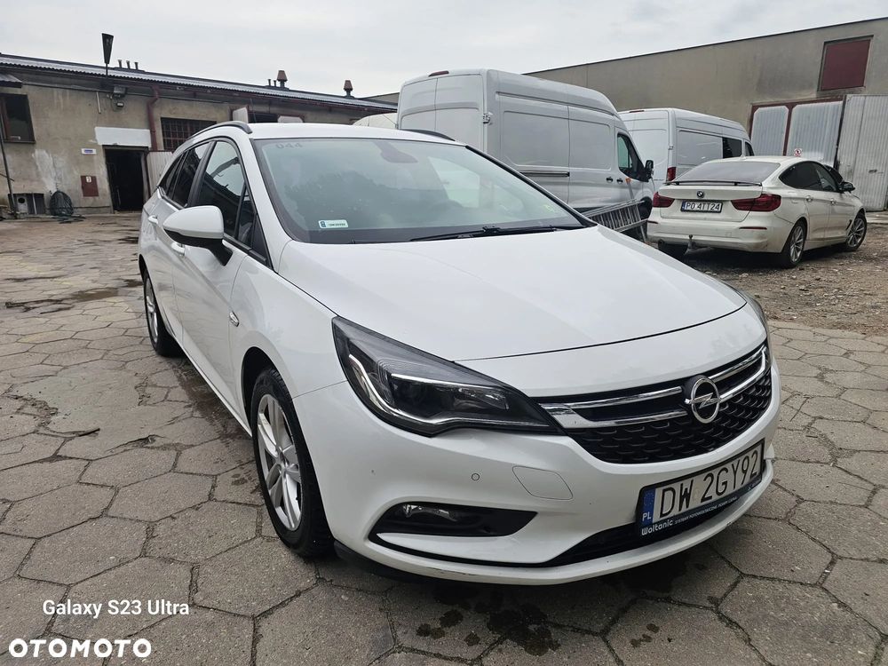 Opel Astra 1.6 CDTI Enjoy S&S - 2