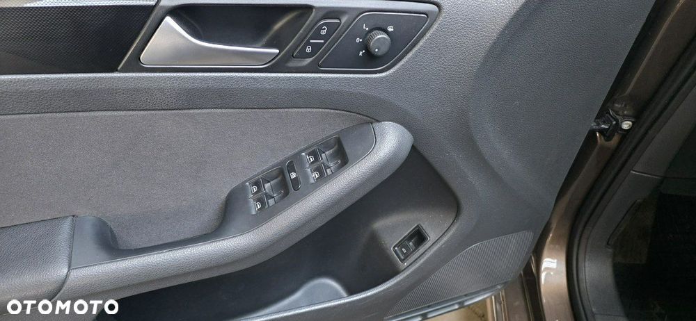 Volkswagen Jetta - 16