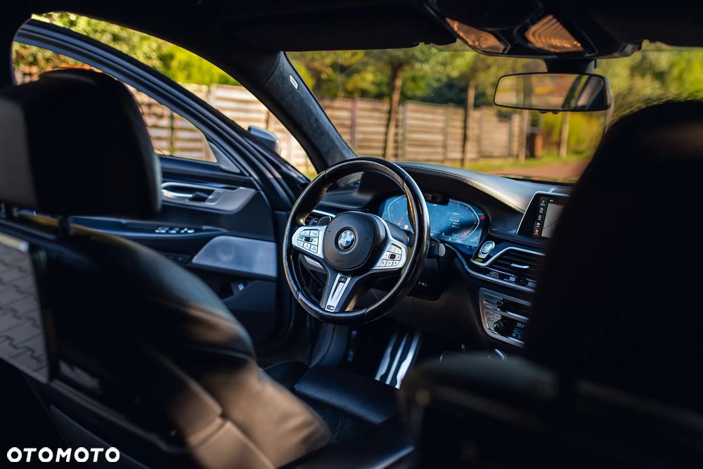 BMW Seria 7 740d xDrive mHEV sport - 31