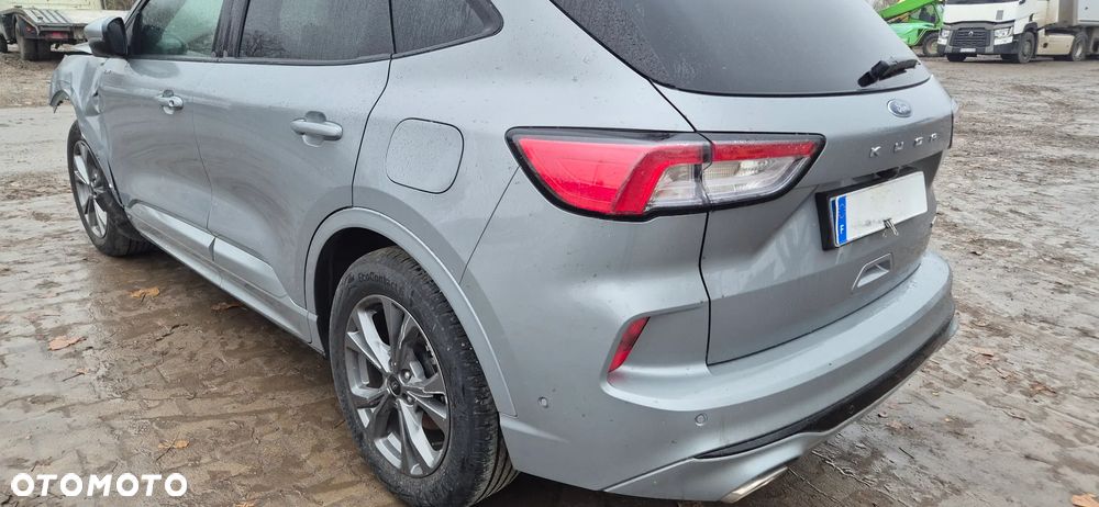 Ford Kuga 2.5 Duratec FHEV ST-LINE - 16