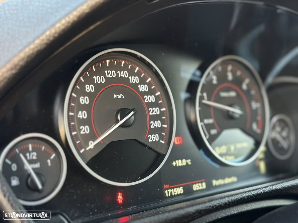 BMW 320 d EfficientDynamics Line Sport Auto - 14