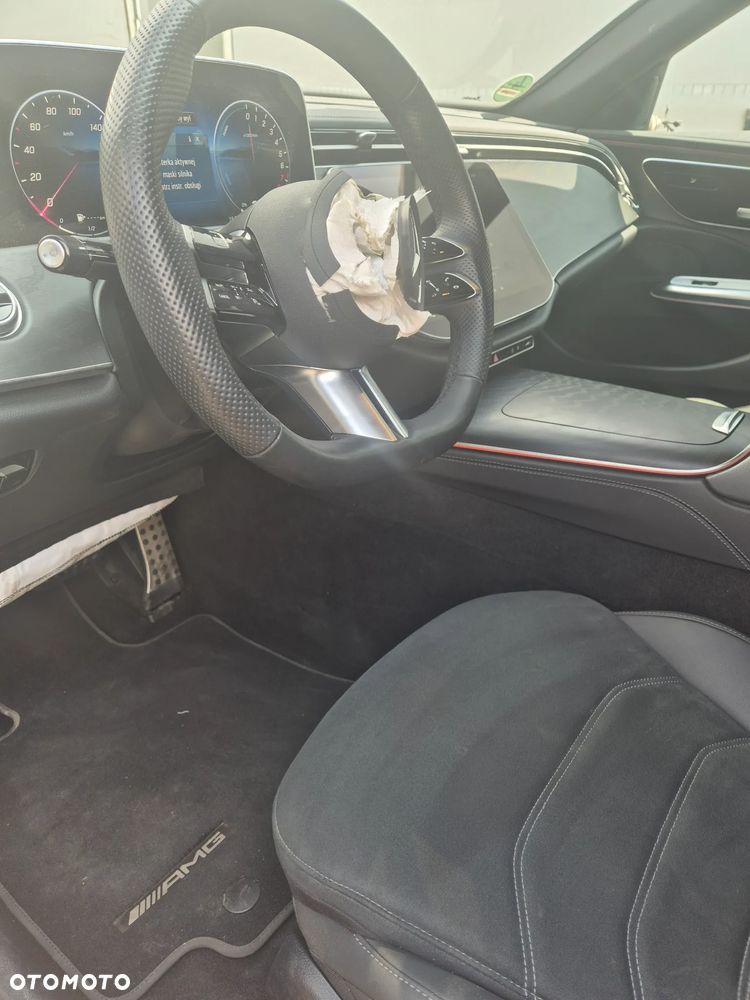 Mercedes-Benz Klasa E 300 9G-TRONIC AMG Line - 19