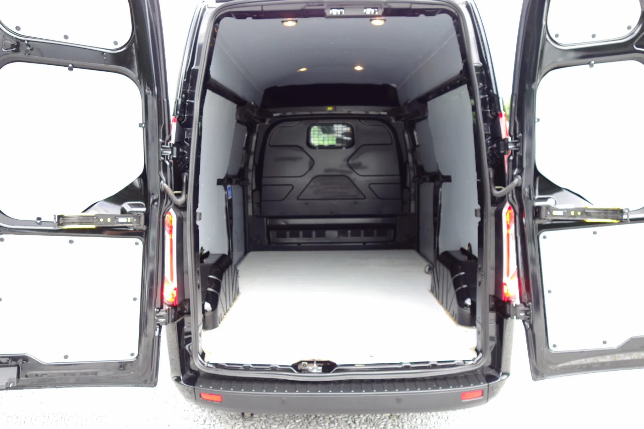 Ford Transit Custom Automat 2.0 Ecoblue 130 KM L2H2 Klima Webasto 2 x Drzwi Boczne - 10