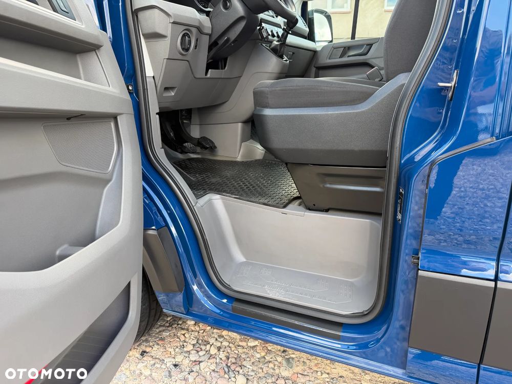 Volkswagen CRAFTER L2H1 Salon Polska Jak Nowy Pełny serwis ASO VW Trwał silnik 2.0TDI 140KM bez BiTurbo! Kamera cofania Parktroniki Przód oraz Tył, Fabryczna zabudowa przestrzeni ładunkowej, Homologacja VAT-1 Alarm, Tempomat z ogranicznikiem pręd.. MirrorLink, Android Auto, Apple Carplay, Ekran 6,5' - 9