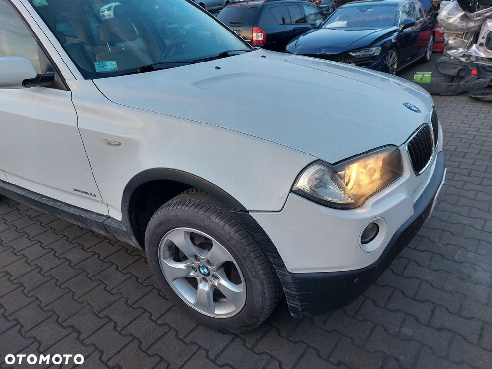 BMW X3 E83 lift LCI Błotnik przód prawy z listwą - 1