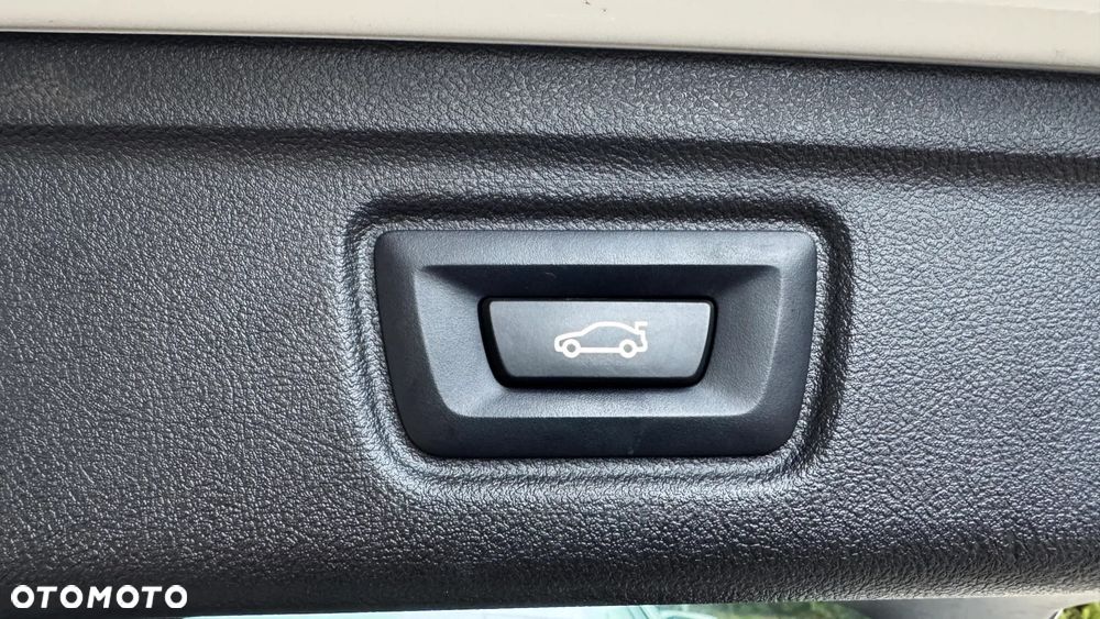 BMW Seria 3 320d M Sport Shadow sport - 32