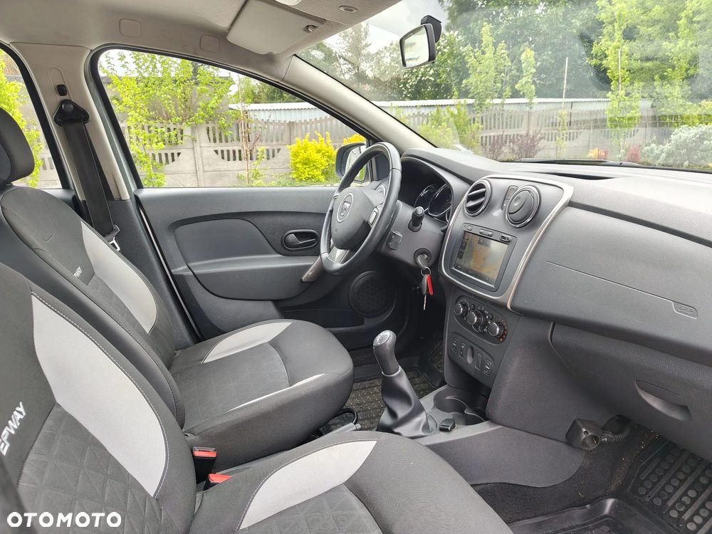 Dacia Sandero TCe 90 Laureate - 6