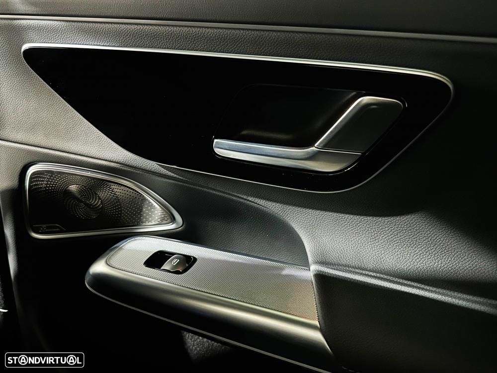 Mercedes-Benz E 300 de 4Matic 9G-TRONIC AMG Line - 29