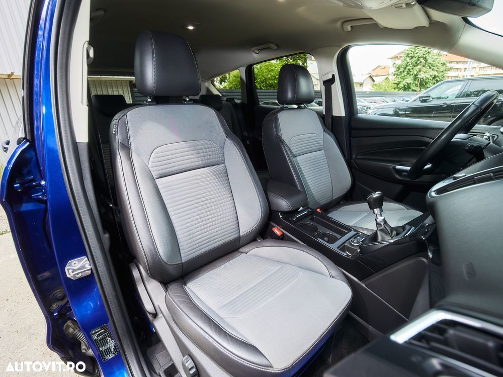 Ford Kuga 1.5 EcoBoost 2x4 Titanium - 21