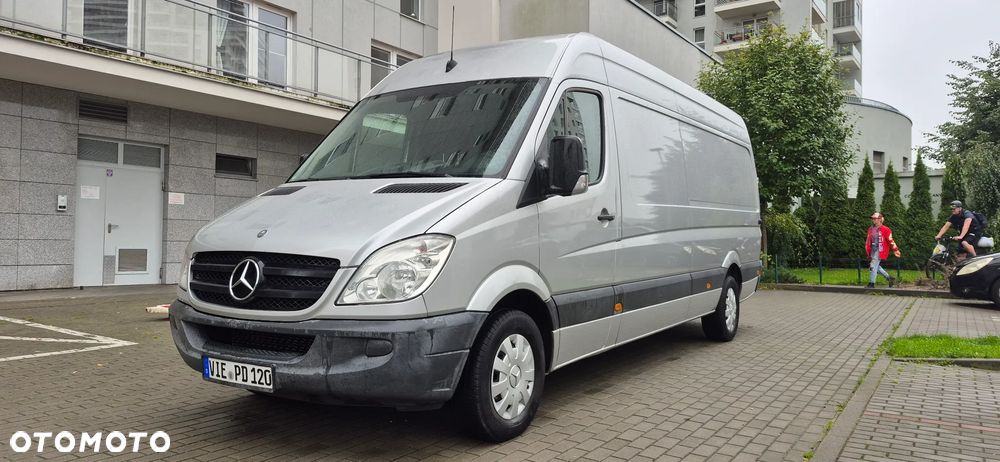 Mercedes-Benz Sprinter - 2