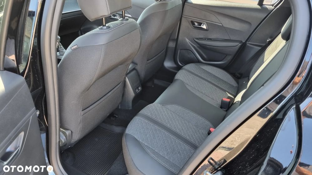 Peugeot 208 Benzin 100 Allure - 30