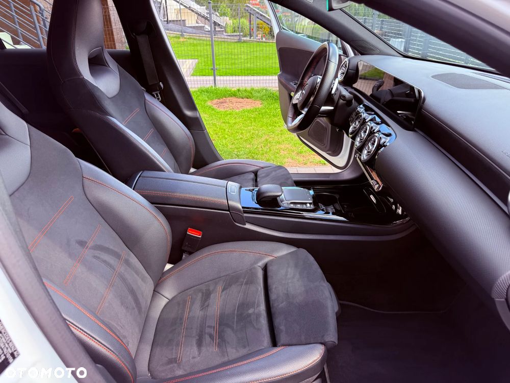 Mercedes-Benz Klasa A 180 AMG Line 7G-DCT - 13