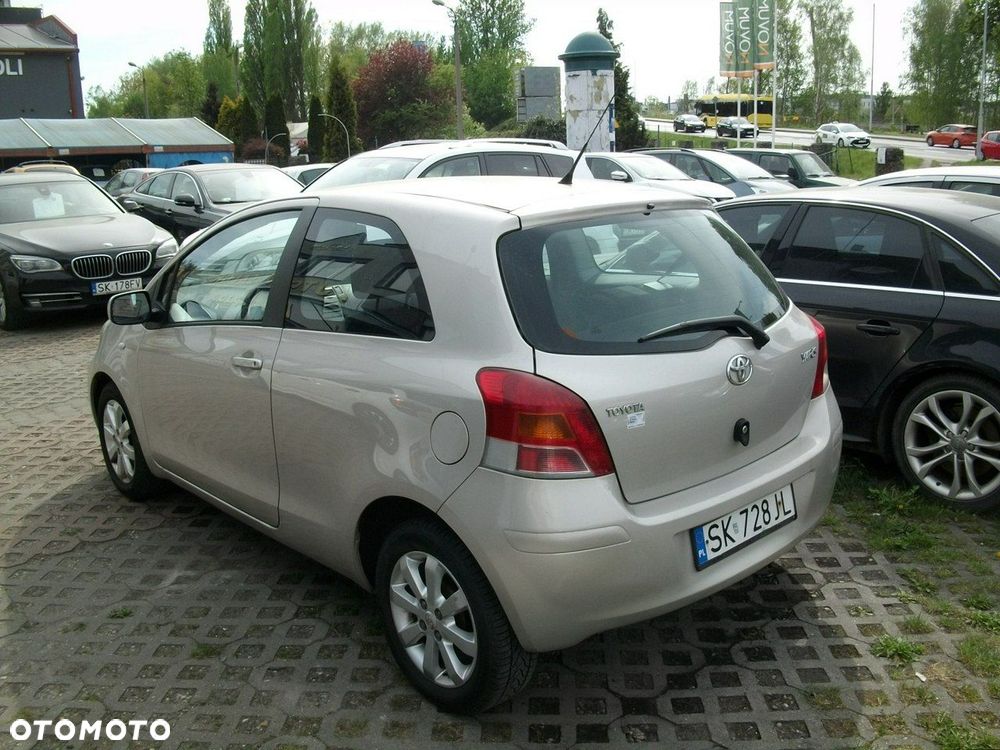 Toyota Yaris - 4