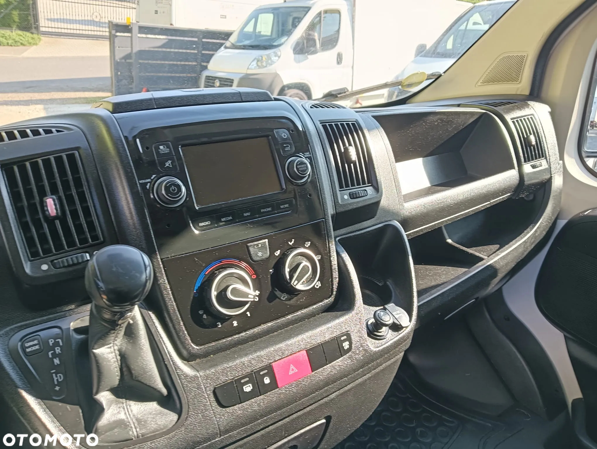 Fiat DUCATO FURGON BLASZAK L2H1 NR 823 - 16