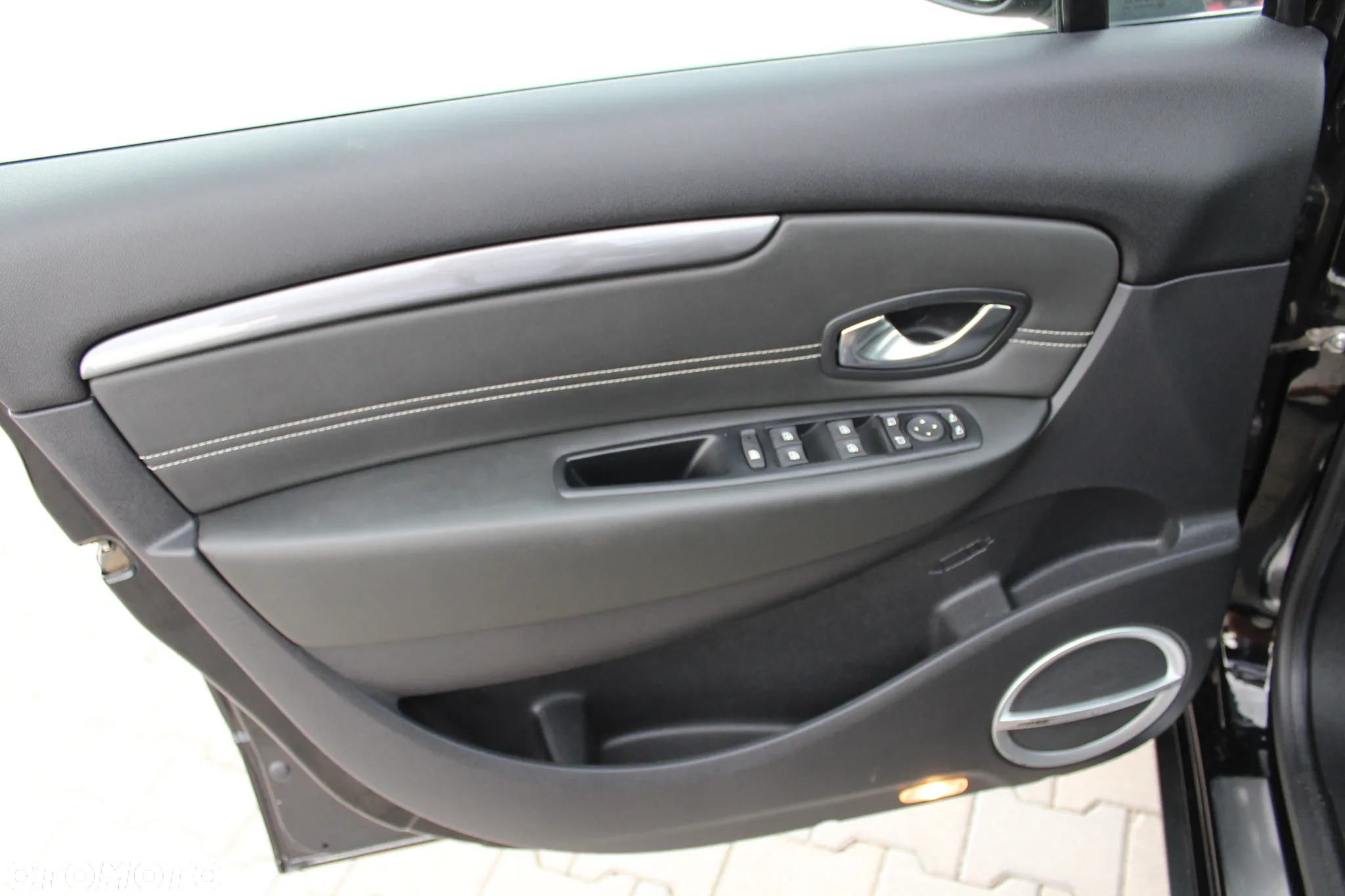 Renault Scenic ENERGY TCe 130 S&S Xmod Bose Edition - 13