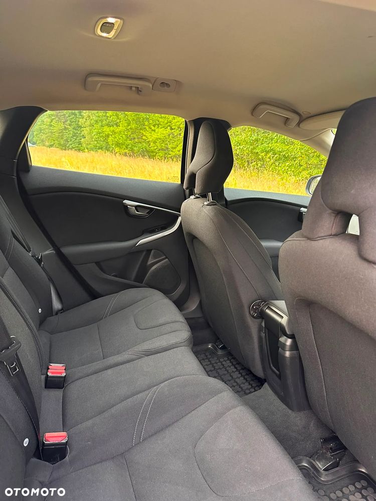Volvo V40 D4 Momentum - 14