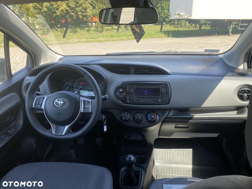 Toyota Yaris - 4