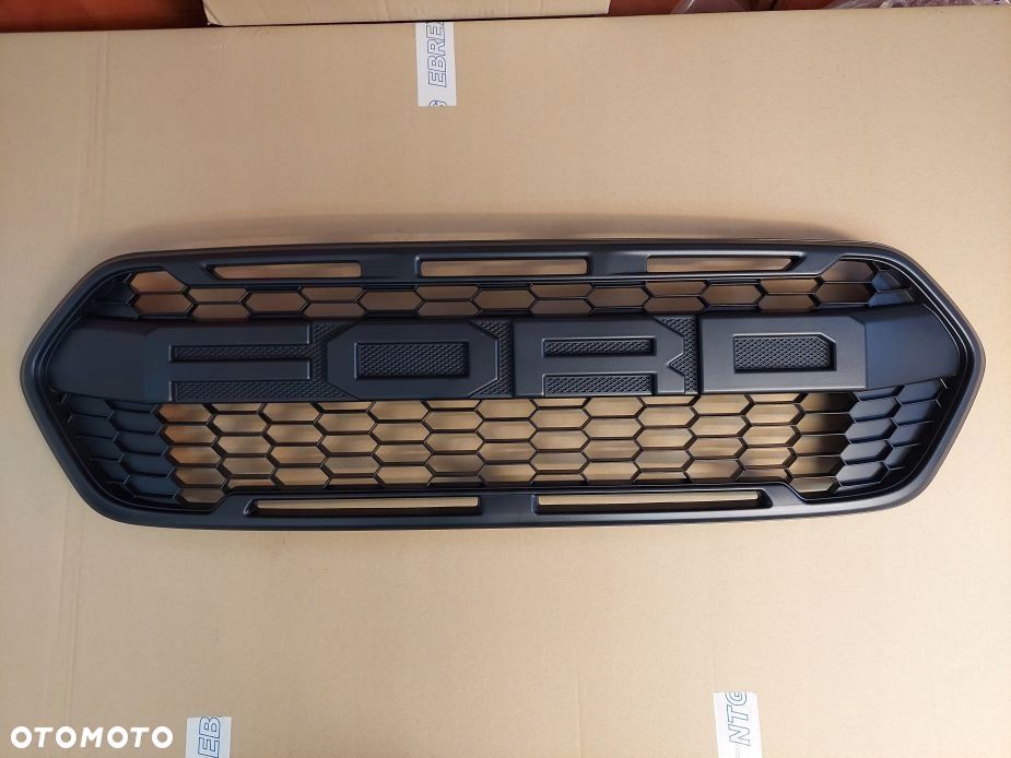 GRILL ATRAPA NOWA OE FORD CUSTOM 2467234 - 1