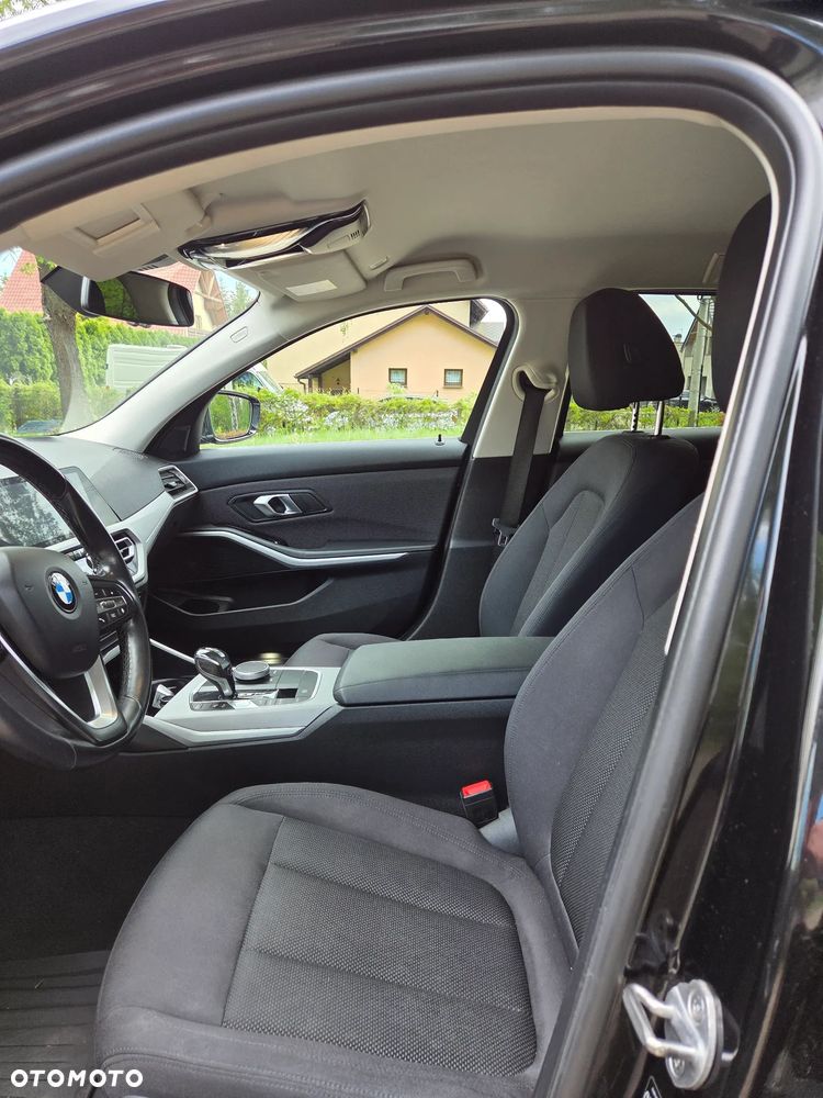 BMW Seria 3 320d xDrive Luxury Line Purity - 10