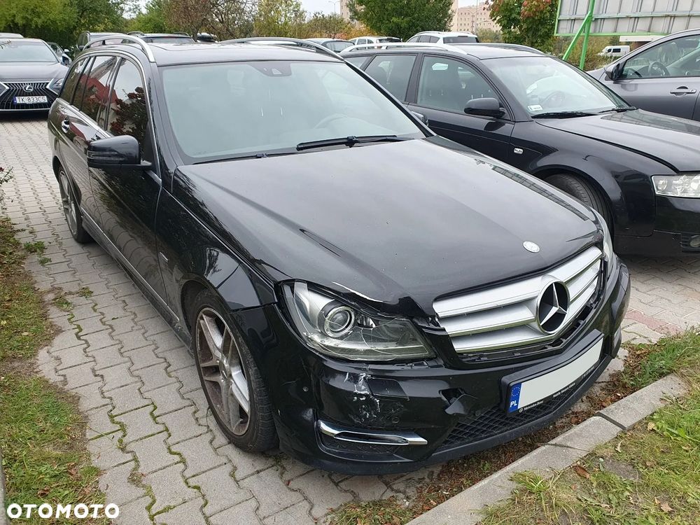 Mercedes-Benz Klasa C 300 CDI BlueEff 4-Matic Avantgarde - 2