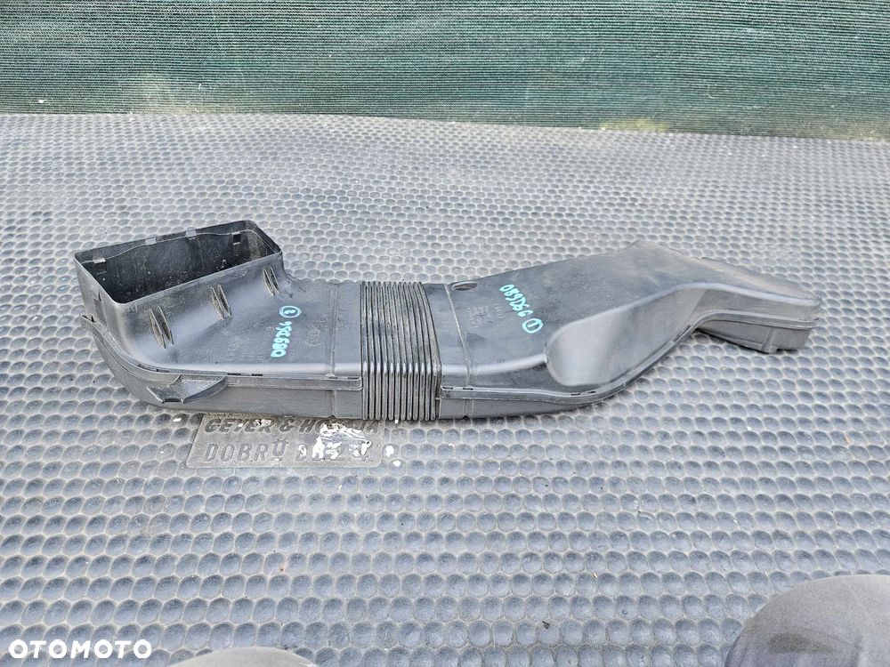 Przewód Dolot 8E0129618D 8E0129617D Wlot Kanał Filtra Powietrza Pas Przedni AUDI A4 B6 B7 - 8